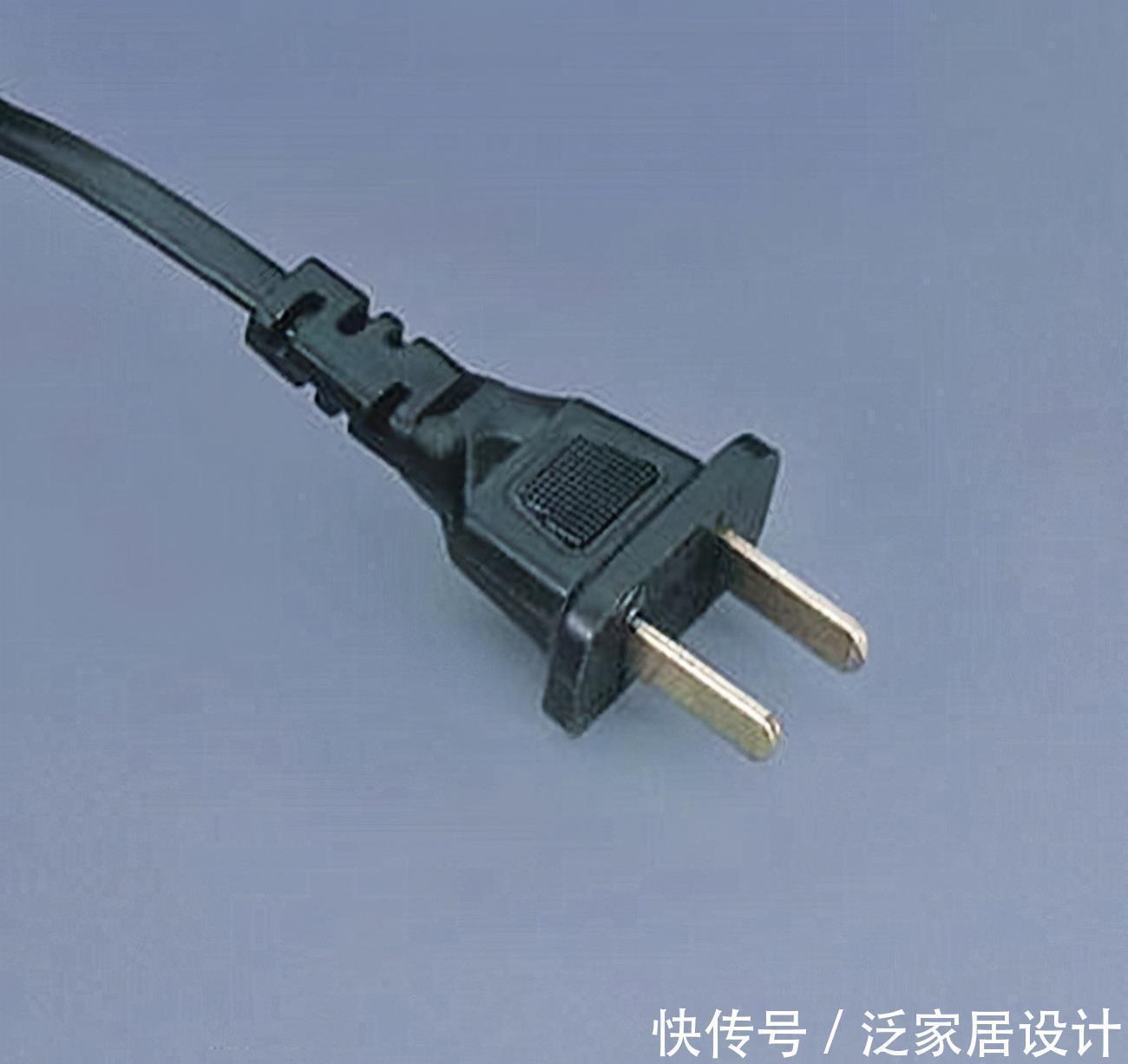 插头|用了这么多年的插座,都没注意插头上有2个孔,能有如此大的用意