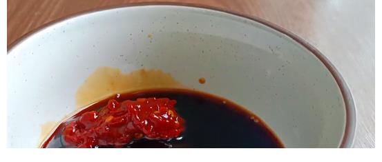 糯米|五花肉要怎么做才好吃呢？加上两颗鸡蛋，比红烧还要香