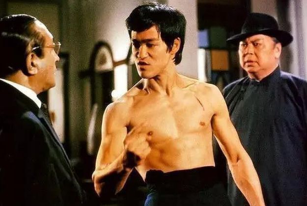 中国功夫|1973年李小龙突然去世后,他的妻子后来如何了呢?说了你可能不信