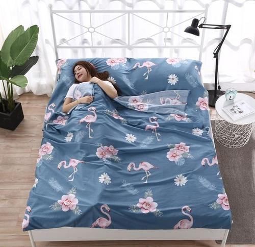 建议中老年人:不管去哪旅游,行李箱要带这4样,旅途舒适不受罪