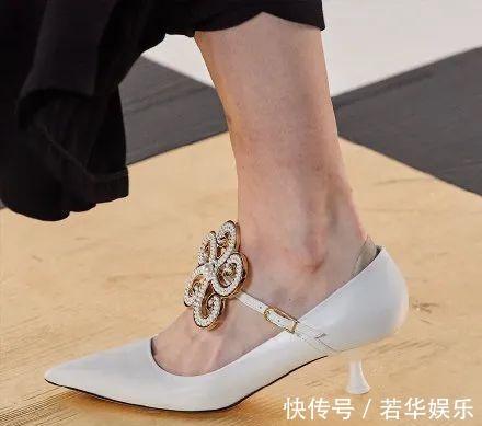 高跟鞋 你的高跟鞋真的选对了吗真正精致的女人,都从这几角度选鞋子