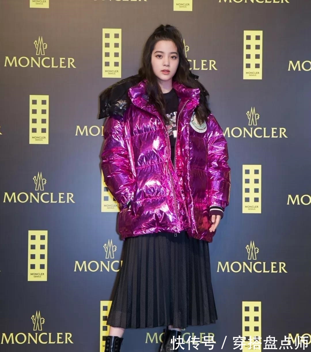 半身裙 “羽绒+半裙”不靠谱?穿了你就知有多美,50岁女人寒冬都能驾驭