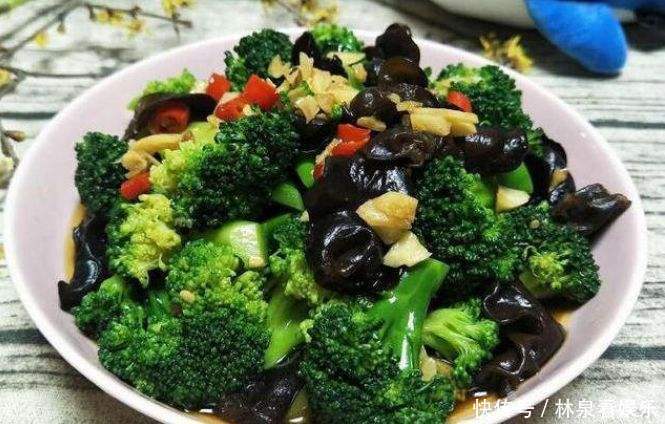 可口|快手减肥家常菜,西兰花拌木耳,清脆可口,美味不油腻