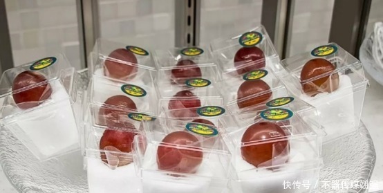 食品|食品过度包装有多狠，葡萄个装不算啥，看到可乐：我还需要包装吗