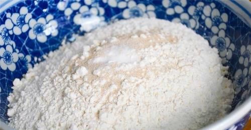 蒸包子时：记住不要直接上锅蒸！牢记3诀窍，包子松软好吃不塌陷