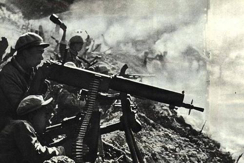 敌人|1953年7月,我军攻破“白虎团”指挥所后,还夜袭了美军的炮兵营