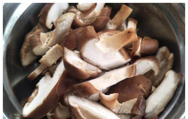 美味|秋天,3素1荤做家常美味,鲜嫩可口,家人特别爱吃