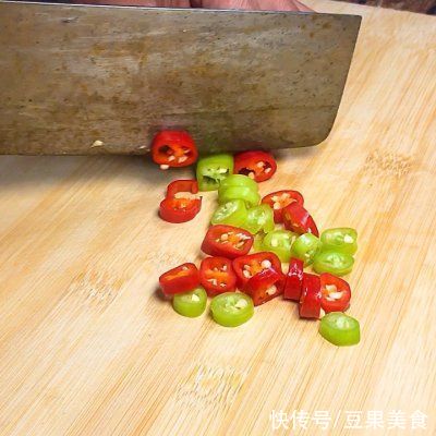 水淀粉|这道小炒白玉菇，分分钟光盘