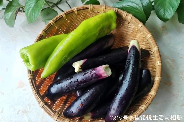 茄子|茄子和这个食材是绝配,做法少油更健康,好吃入味更下饭