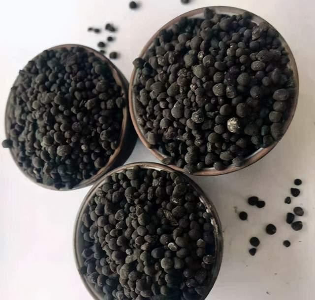 简单|新手养花不能急,先学会施肥养花简单,这4点最重要