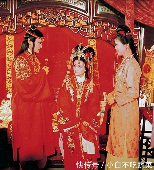 王夫人$贾兰读书用功,远远胜过贾宝玉,为何祖母王夫人却十分嫌厌他?