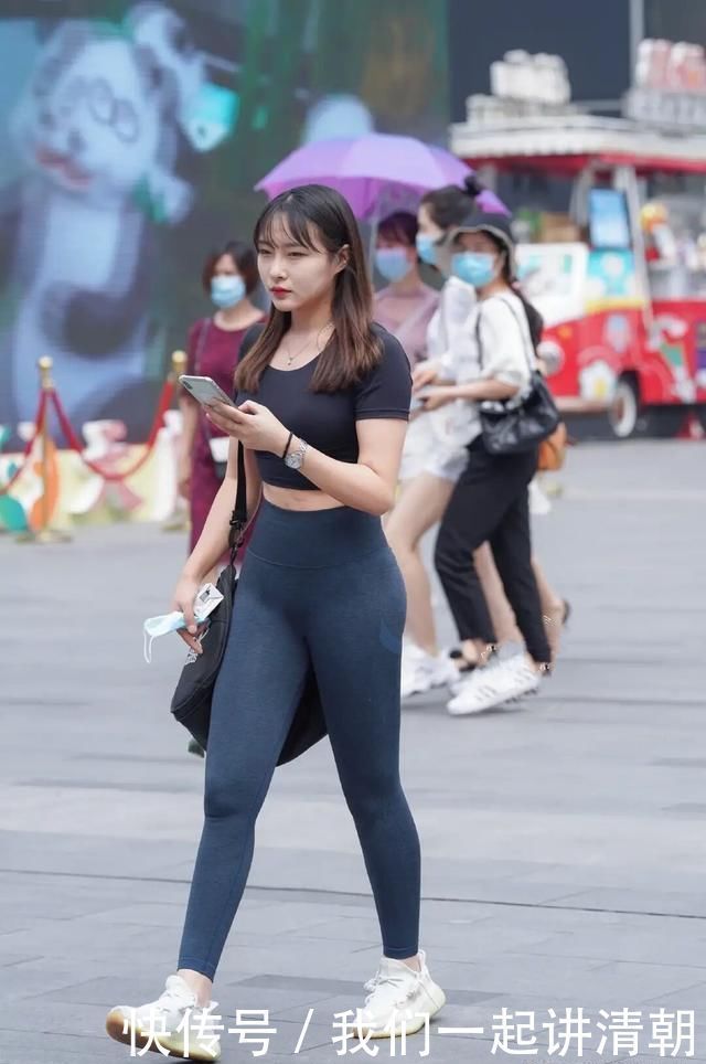 显瘦 有腿粗的女孩,打底裤将会是你的“福将”,显瘦时髦两不误