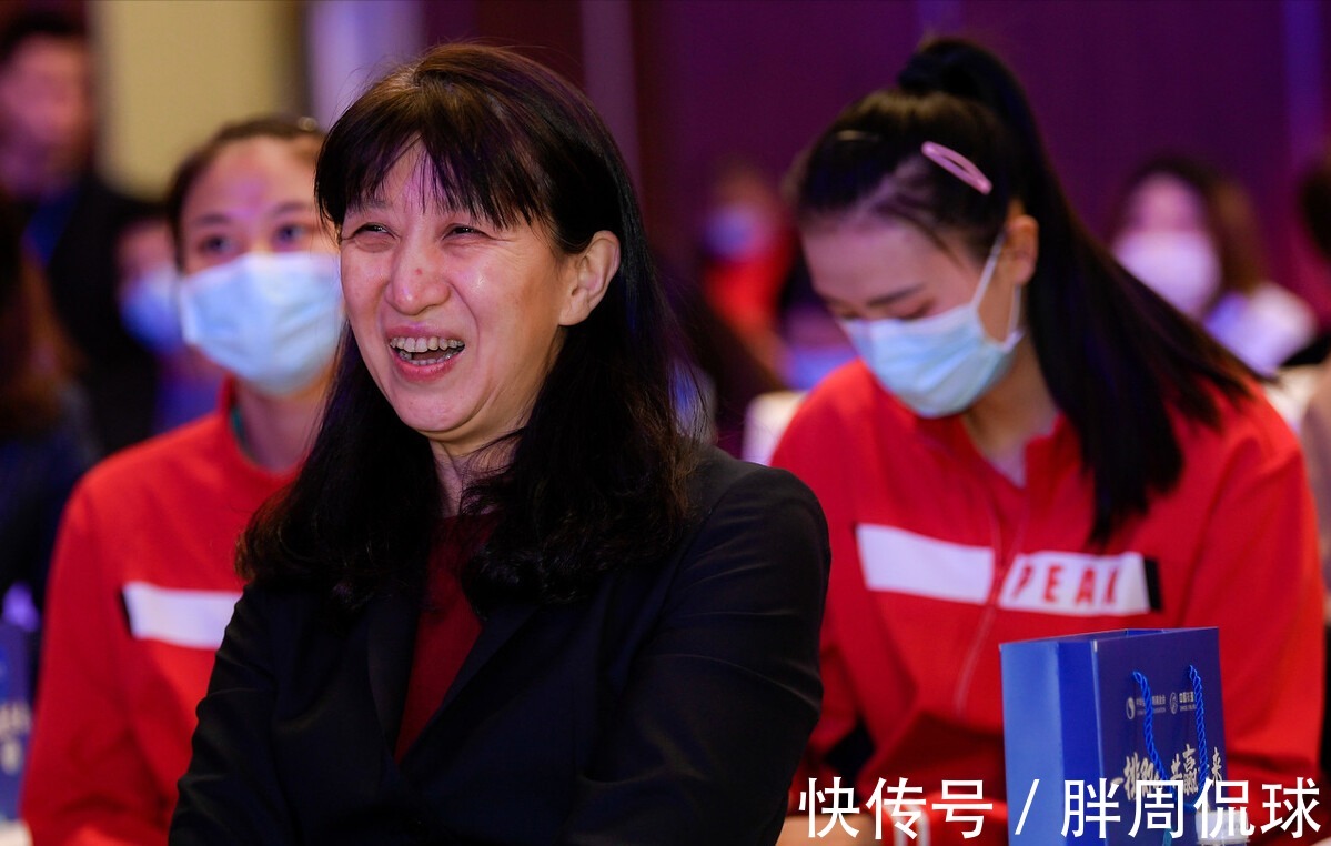 安家杰|中国女排选帅迎喜讯,赖亚文再获重要任命,郎平陈忠和拍手叫好