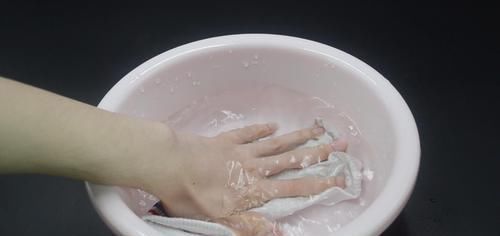 袜子|夏天穿过的袜子又脏又臭？教你一招，不仅干净还没臭味，太实用了