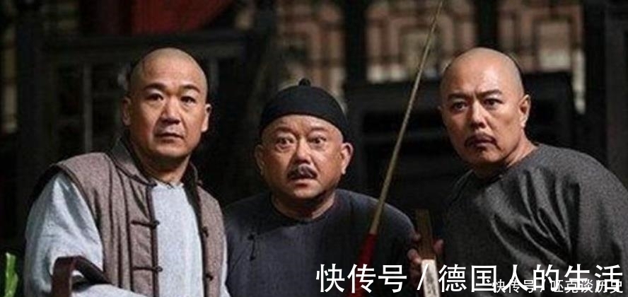 千人!纪晓岚出联:千人笑说山中无老虎,和珅怒了,乾隆却笑弯了腰