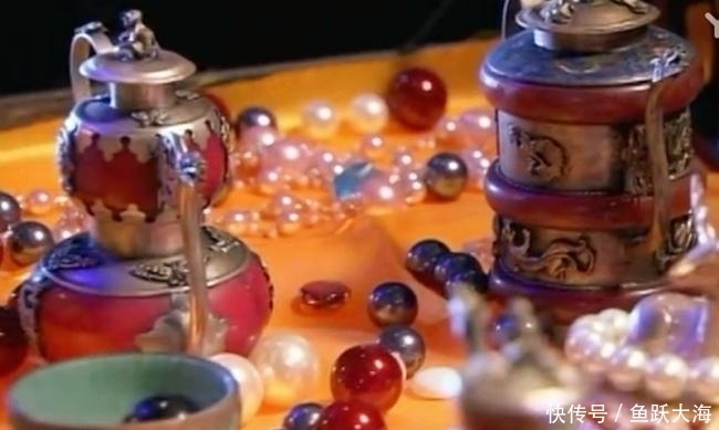 又高又窄的瓷枕,让人在睡觉的时候极不舒适,为何古人却很喜爱?