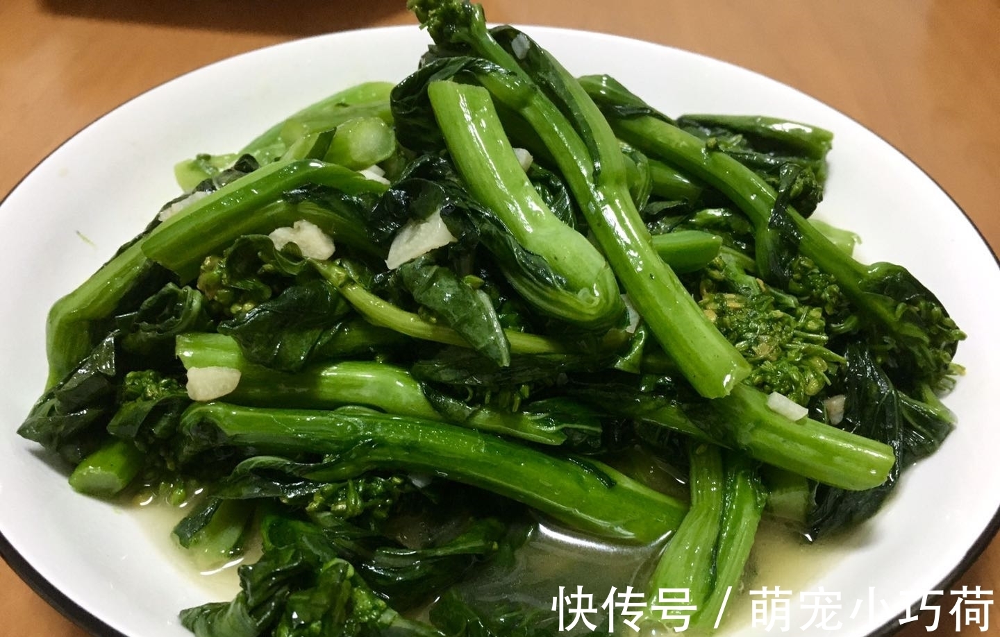 手撕鱿鱼丝|广东一家人吃饭,4菜1汤,只要100多,网友:那汤都100多了吧?