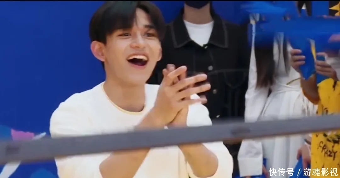 宝藏男孩|《奔跑》黄旭熙是宝藏男孩?节目中的表现让网友弹幕夸奖