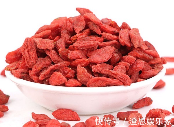 枸杞|枸杞有个“好搭档”,坚持喝3天,不仅补满肾气,肝脏也干净!