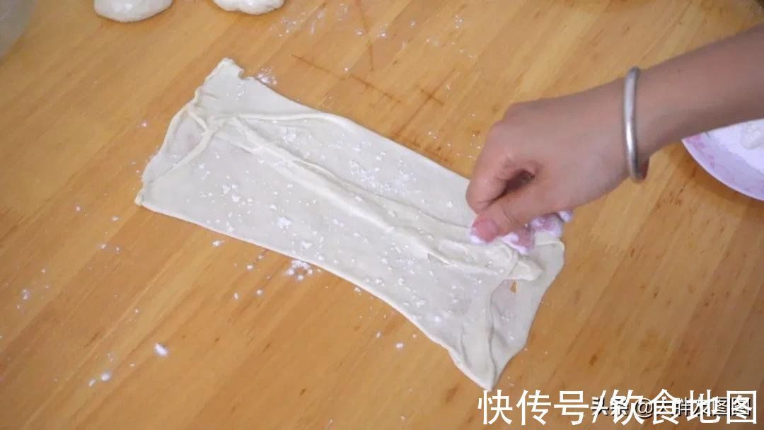 4种材料,不发酵,不用烤箱,自制起酥煎饼,香喷喷的面食