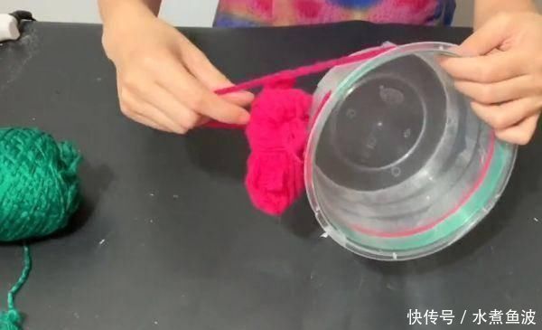 铁丝|快餐盒上穿一根铁丝,用毛线缠一缠,放在家里好看又实用