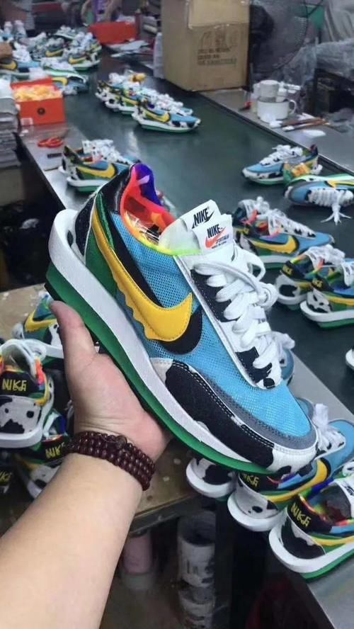 抄莆*鞋？主理人曝光sacai x 耐克 x JBalvin三方联名，要发售？