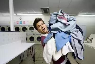  螨虫|床上螨虫成窝，家里老人小孩老过敏，教你1个土法子，让螨虫消失