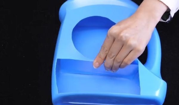 洗衣液瓶子不要扔,简单切几刀,放在床上,全家人都抢着用!