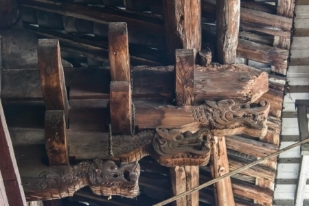 神秘的|峨眉山外 普贤寺有两条神秘的“低头龙”