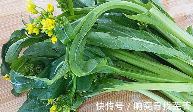 补钙|冬天别总是吃大鱼大肉了,这菜每天吃一盘,降脂又补钙,通便排毒!