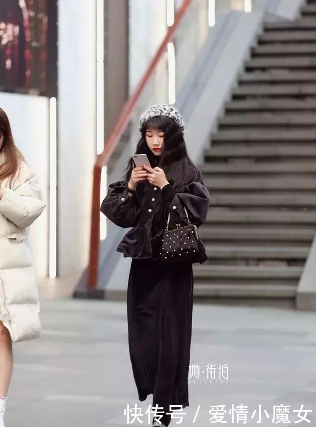 冬天|街拍,冬天穿裙子,羽绒服搭起来!