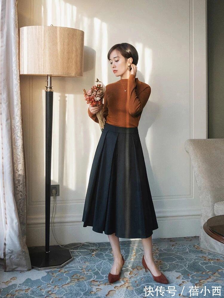 颜色|秋天怎样穿才优雅?搭配公式“针织衫+半身裙”,高级感扑面而来