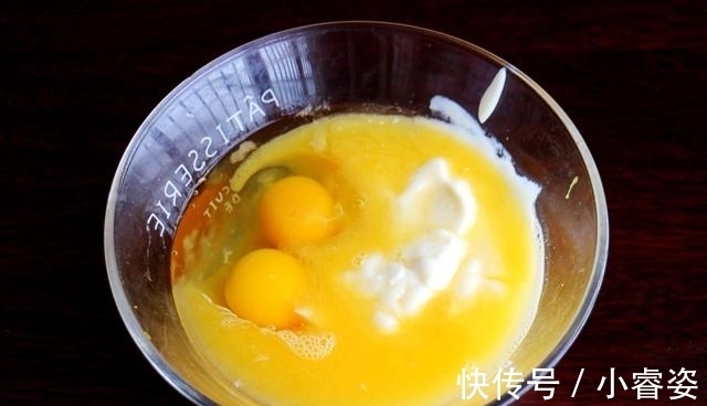 橙皮屑|无油无糖，还不用揉面！这款粗粮面包，简单快手，健康又味美