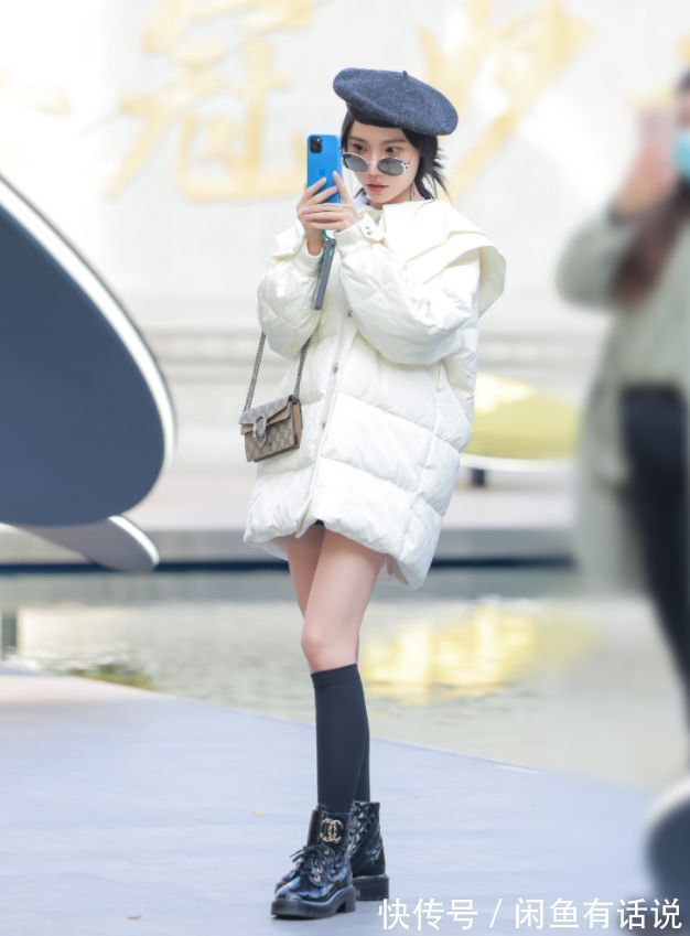 针织开衫|成都女孩带火了“光腿神器”,这9套下衣失踪的造型,也太时髦了