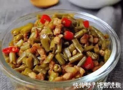 梅菜|美食推荐菠萝排骨，红焖猪脚，梅菜扣肉，酸豇豆炒肉丁的做法