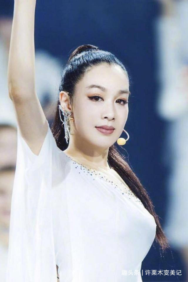 波波头 女人过了45岁,尽量别留这5种“发型”,显土还显老,有你吗