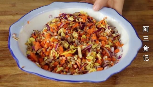 馅料|玉米面最好吃的做法,开水一烫,简单一揉,比吃肉还过瘾,太香了