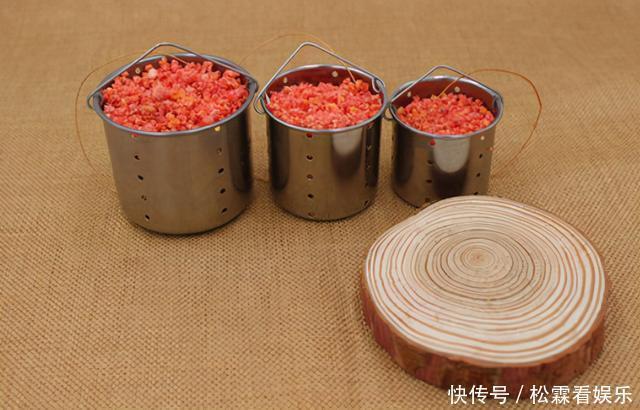 冬季钓鱼打窝要做到3多1少,对你的鱼获大有帮助