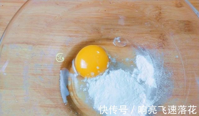 冬季红薯就要这样吃，外脆里嫩，口感香甜，好吃停不下！