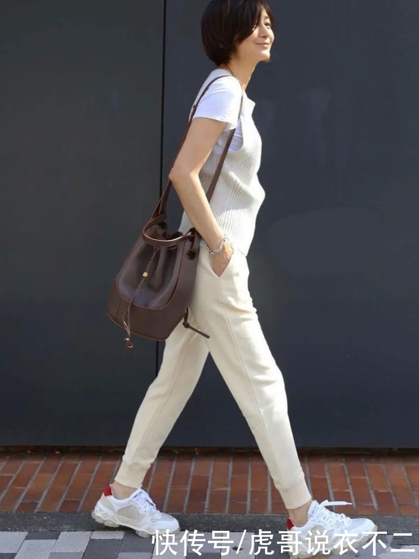 穿衣|优雅不显老，这位52岁的日本顶流博主，才是大龄熟女的穿衣典范
