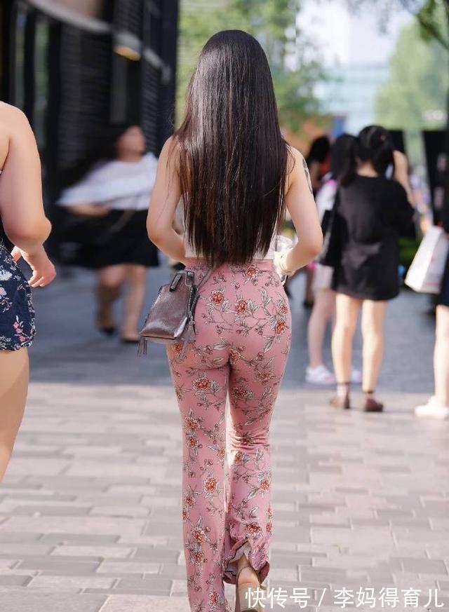 搭配 穿“涤纶”瑜伽裤的美女,个性又不失雅致,好看时尚