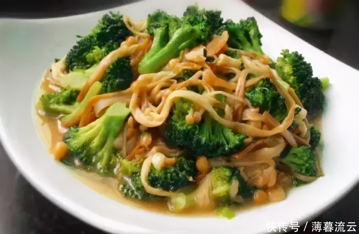 冬天女性爱美,3种美食不能错过,袪皱淡斑,排毒消脂,滋补身体