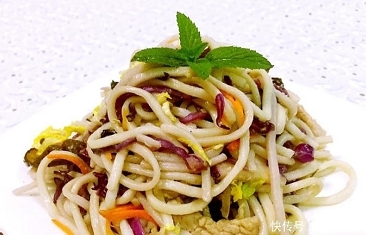 担心|在家里就可以做出好吃的炒面,不用去担心卫生的小吃摊解馋了