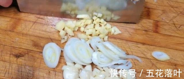 下饭|今天美食，肉炒黄瓜，清脆爽口，黄瓜炒肉是绝配，即营养又下饭！