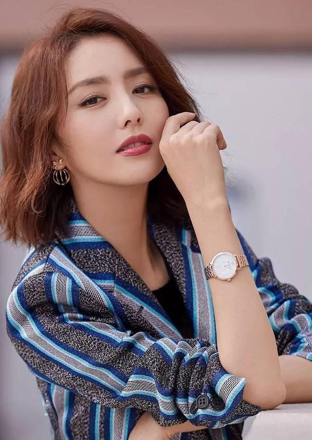 配饰 女人带手表应该戴“左手”还是“右手”?看完就懂了,戴错很尴尬