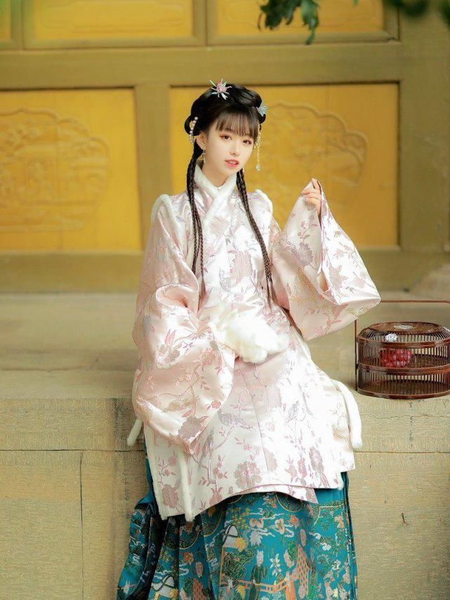 原因|这些原因使家长反对“穿汉服”,对于学生,不让穿汉服是对的吗