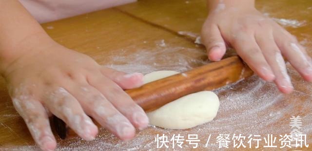 肉夹馍教程来了,从烙馍到卤肉,超详细做法分享,学会能开店了