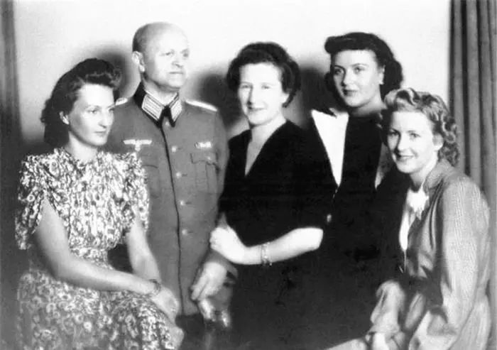 究竟|老照片希特勒最爱的女人,爱娃究竟有多美图3少女时期的爱娃