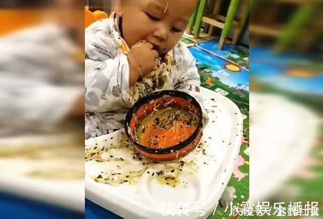 妈妈|妈妈出去买菜让爸爸喂宝宝吃饭,回来看到这画面,气不打一处来