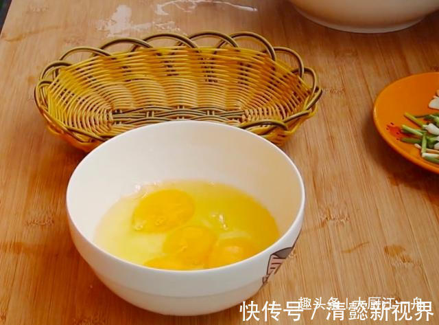 搅拌均匀|炒丝瓜时,很多人第一步就做错了,难怪炒的丝瓜发黑没食欲